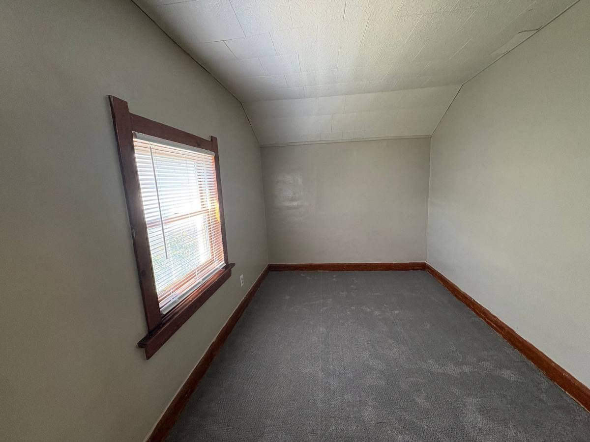 House for rent at 1489 Berdan Ave, Toledo, OH 43612