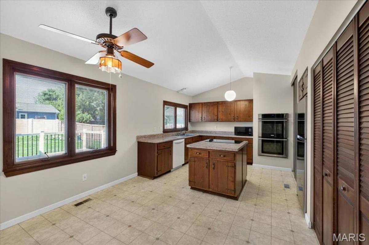 House for rent at 4038 N Bridge Dr, Saint Peters, MO 63376