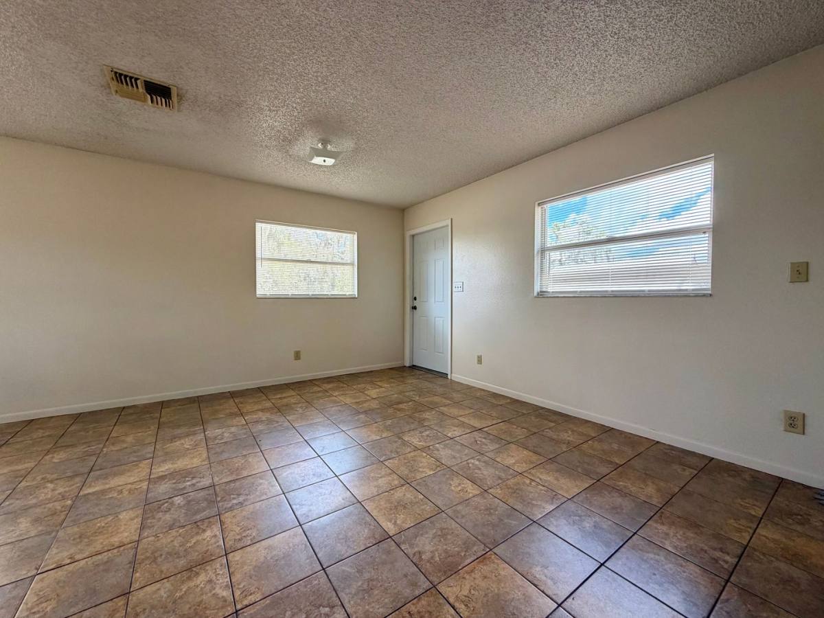 Apartment for rent at 24 B Euclid N, Plant City, FL 33563