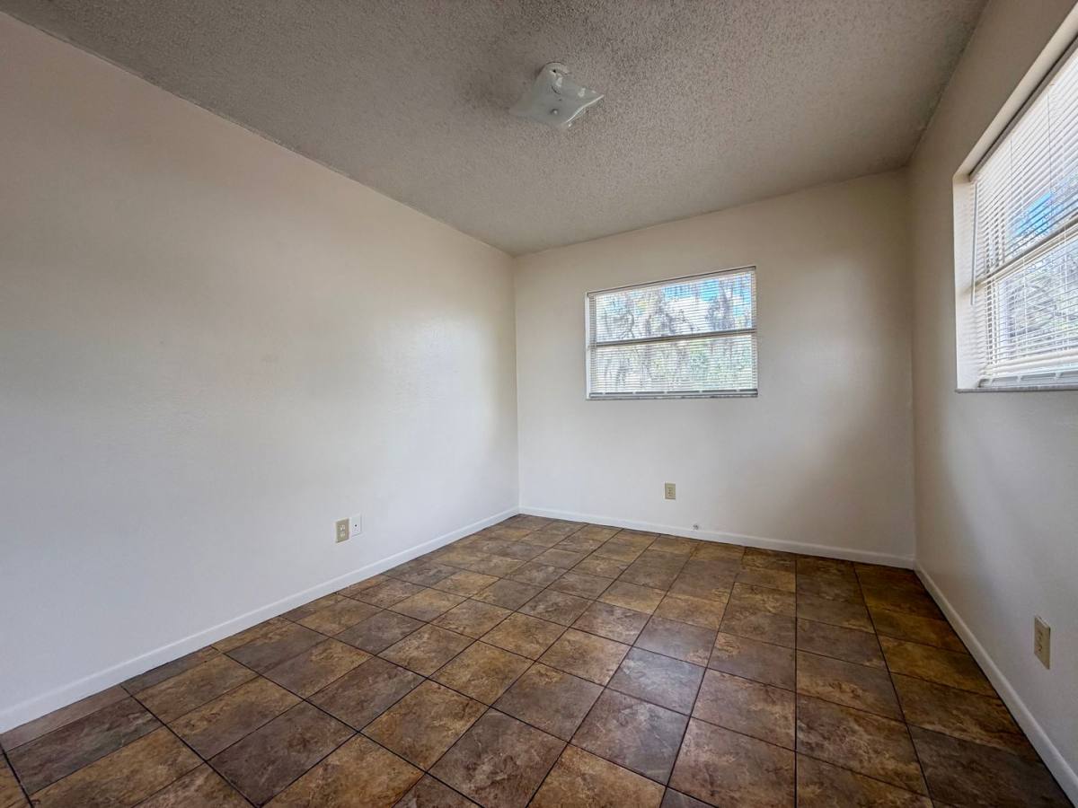Apartment for rent at 24 B Euclid N, Plant City, FL 33563