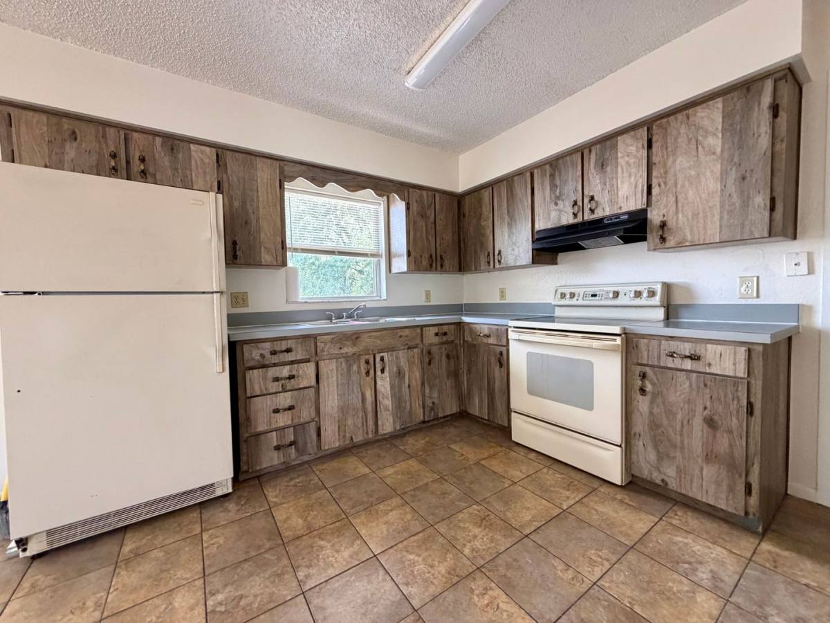 Apartment for rent at 24 B Euclid N, Plant City, FL 33563