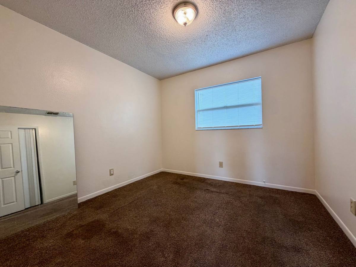 Apartment for rent at 24 B Euclid N, Plant City, FL 33563