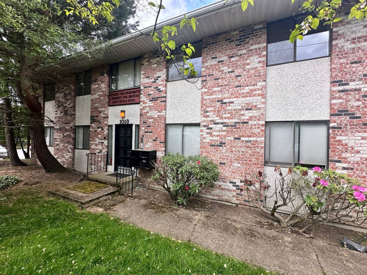 Apartment for rent at 1013 & 1021 1033 Kirkland Ave NE, Renton, WA 98056