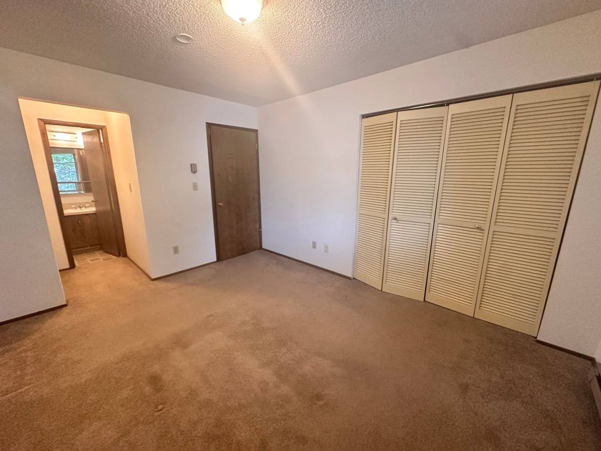 Apartment for rent at 1013 & 1021 1033 Kirkland Ave NE, Renton, WA 98056