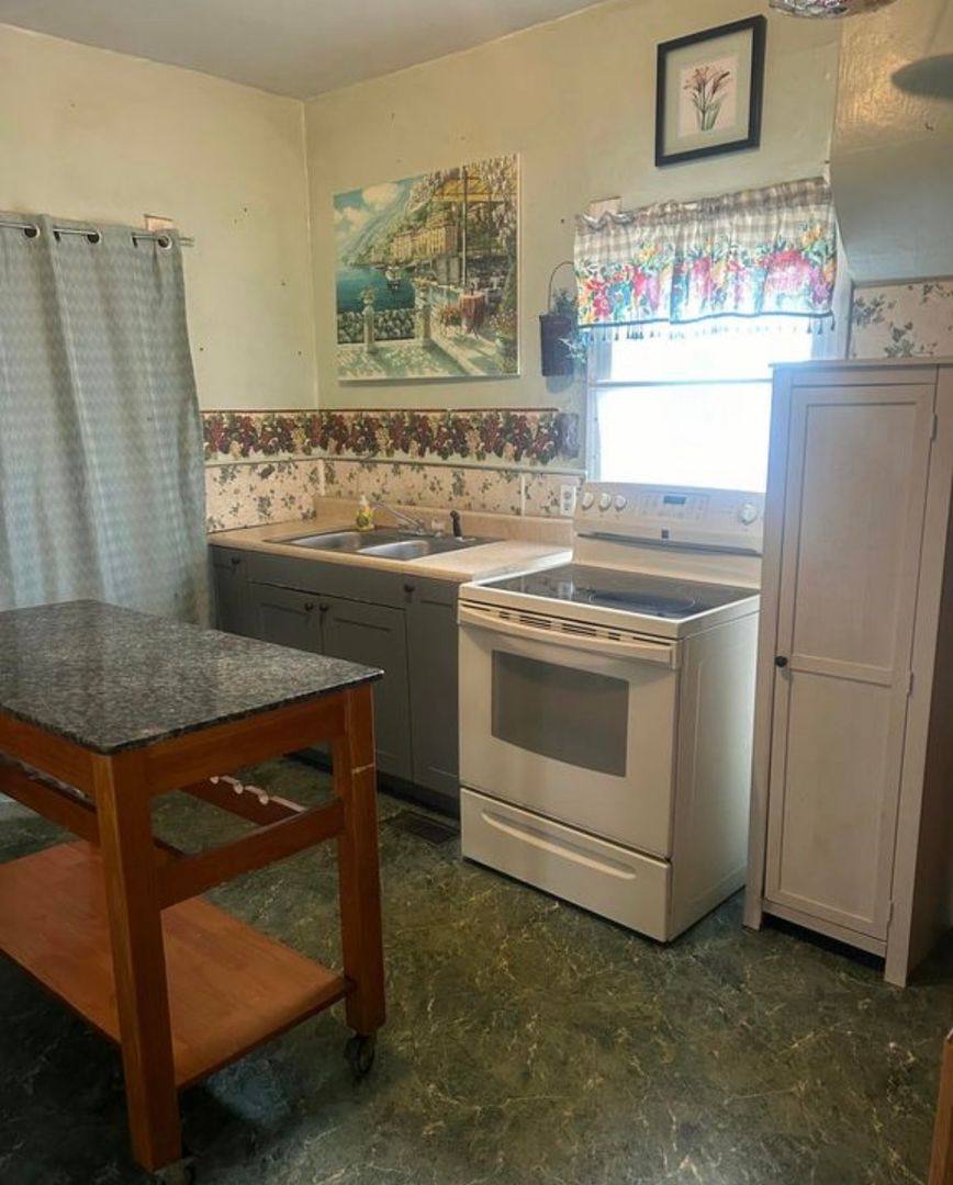 House for rent at 245 Plymouth St, Toledo, OH 43605