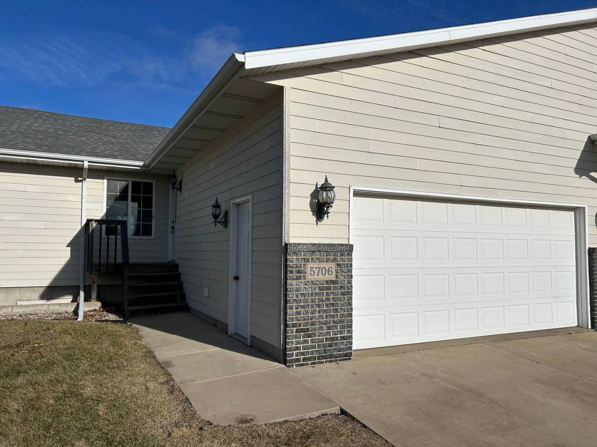 House for rent at 5706 W 58th St, Sioux Falls, SD 57106
