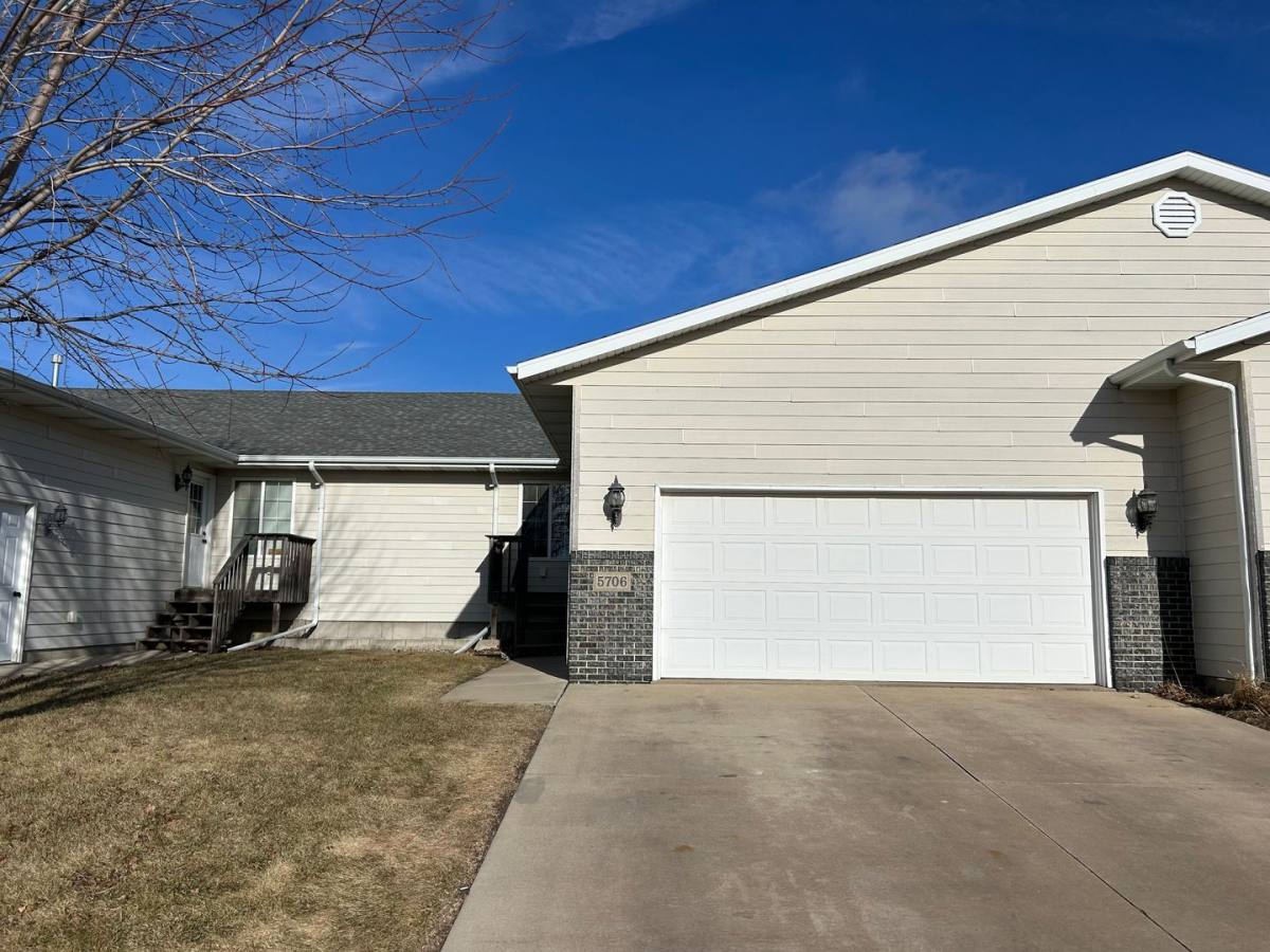 House for rent at 5706 W 58th St, Sioux Falls, SD 57106