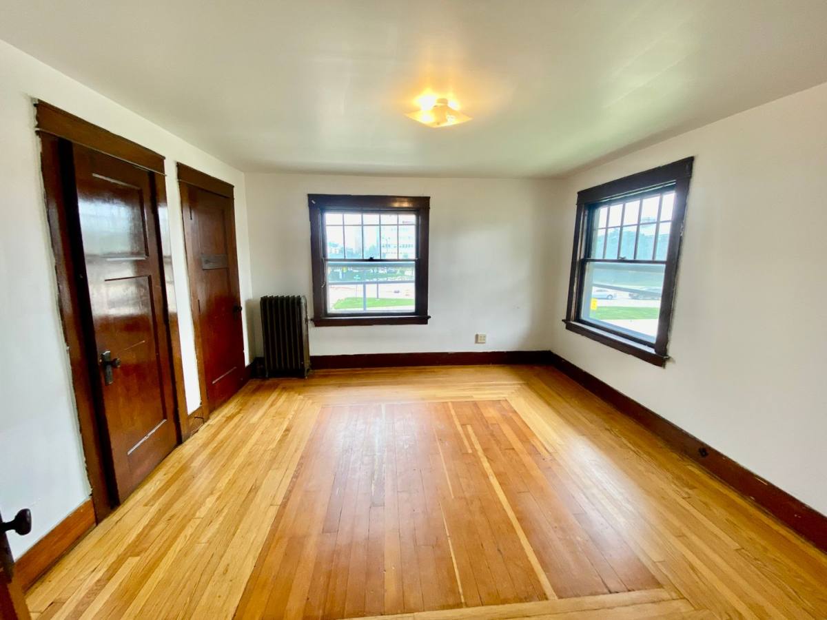 Apartment for rent at 921 W Cross St, Ypsilanti, MI 48197