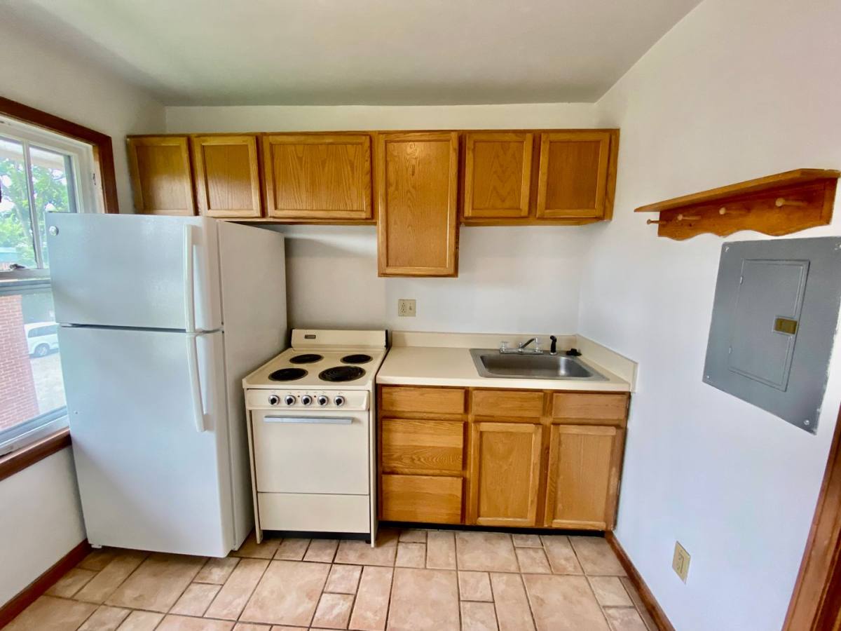 Apartment for rent at 921 W Cross St, Ypsilanti, MI 48197