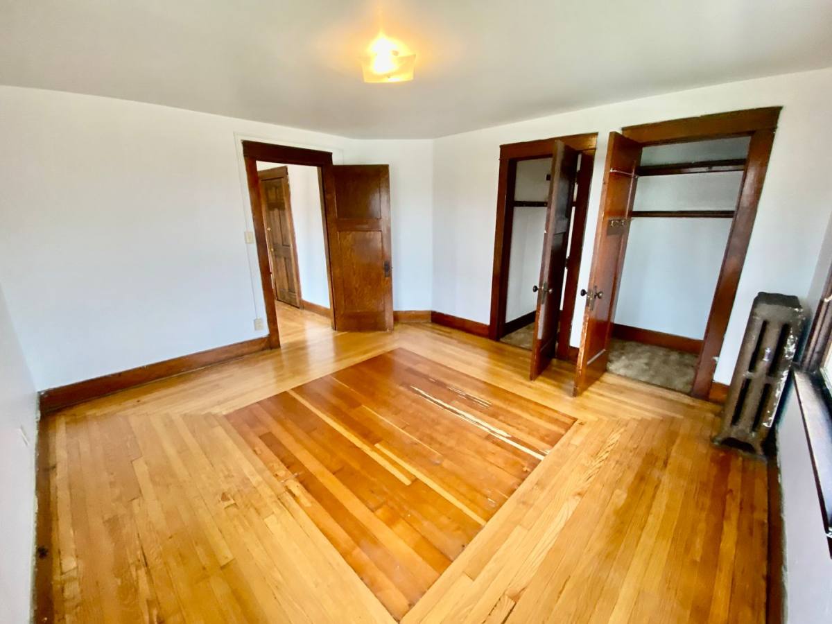 Apartment for rent at 921 W Cross St, Ypsilanti, MI 48197