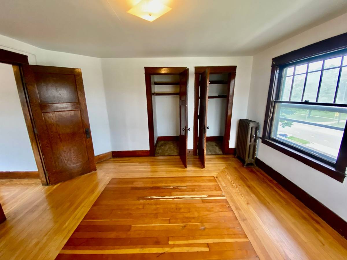Apartment for rent at 921 W Cross St, Ypsilanti, MI 48197