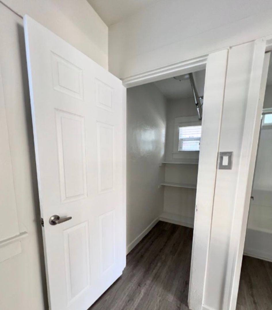 Apartment for rent at 740 Daisy Ave, Long Beach, CA 90813