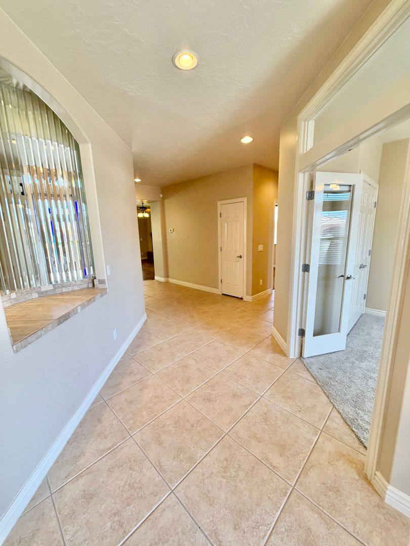 House for rent at 2176 N Gunsight Dr, Saint George, UT 84770