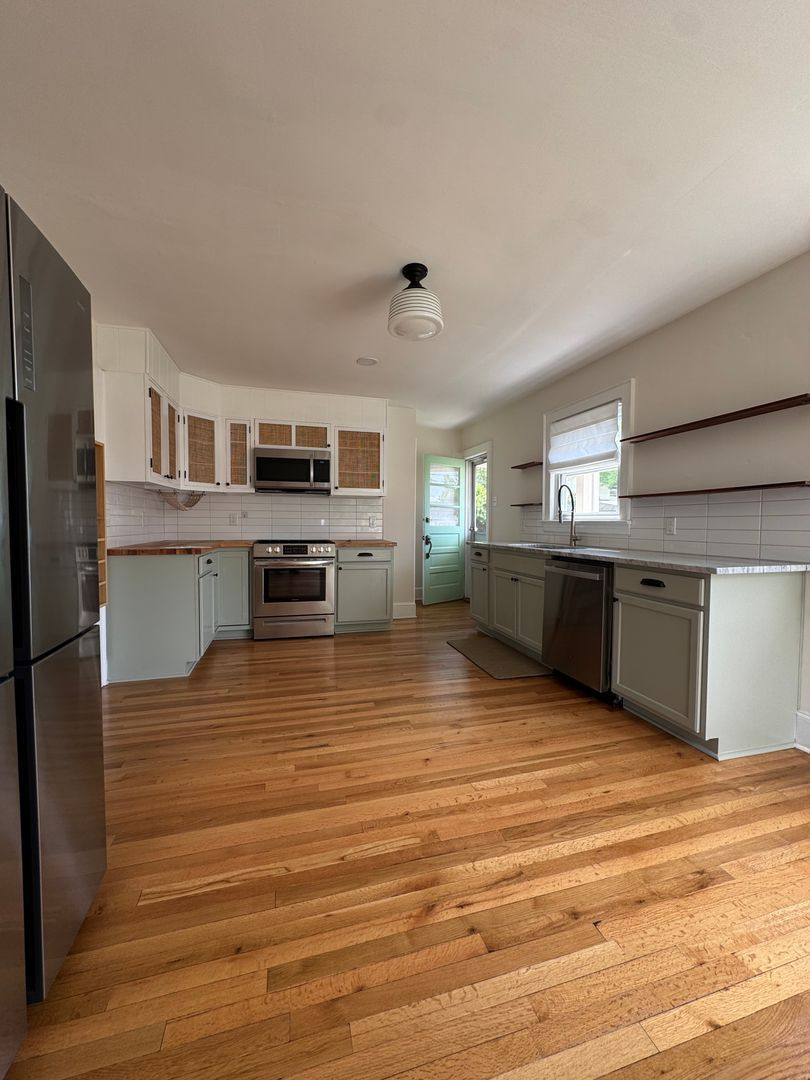 House for rent at 5120 Starkey Rd, Roanoke, VA 24018