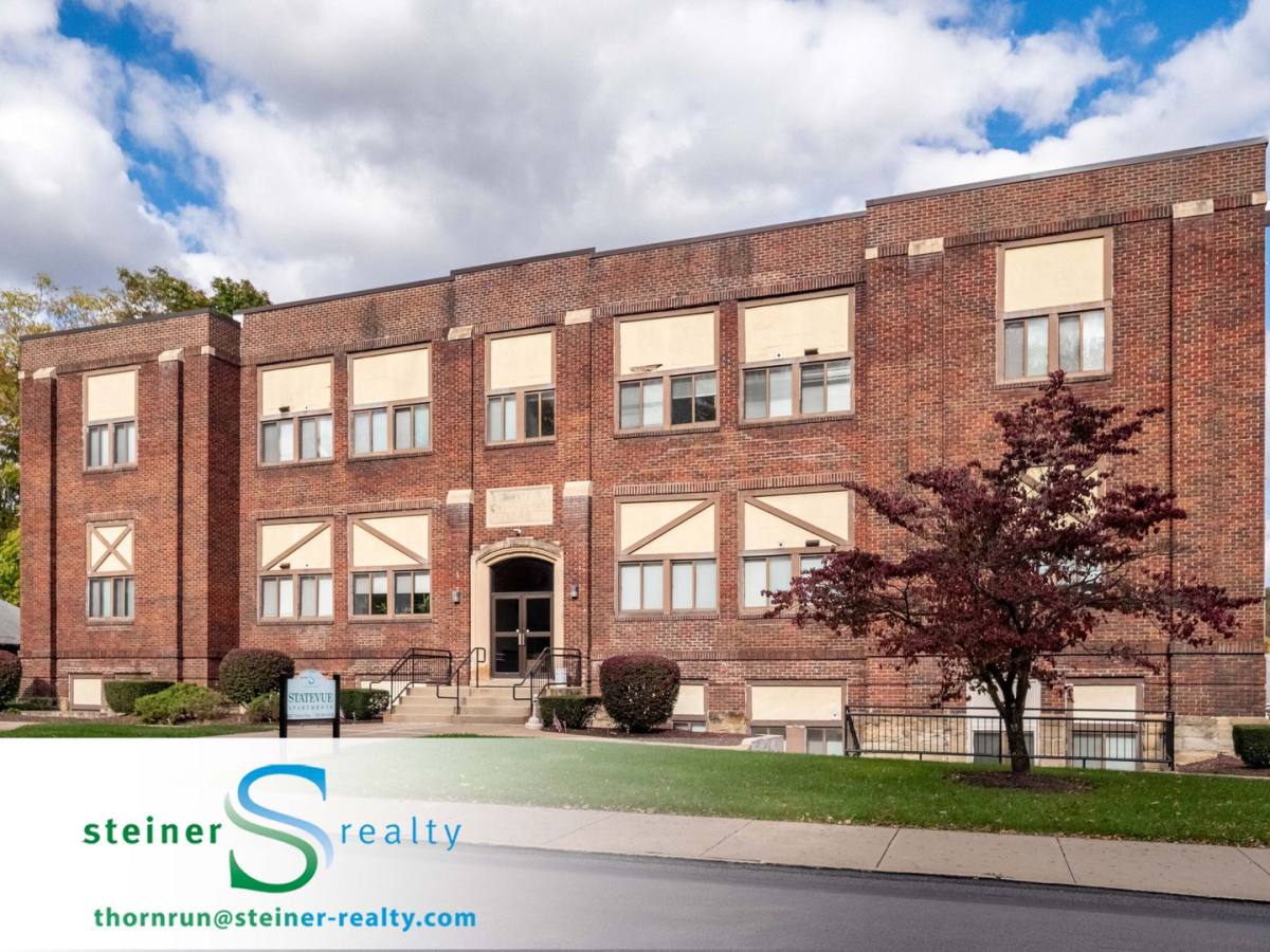 Apartment for rent at 1347 State Ave, Coraopolis, PA 15108
