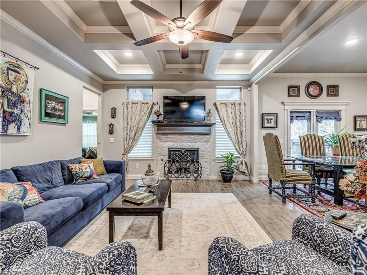 House for rent at 5009 Crater Lake Dr, Edmond, OK 73025