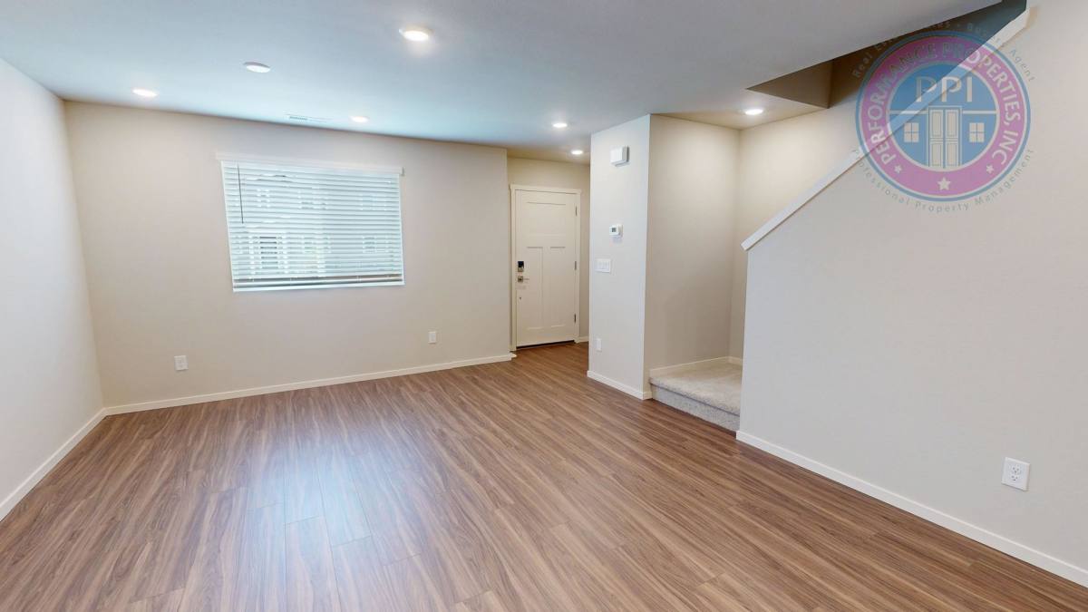 Townhouse for rent at 862 Sifuentez Court, Woodburn, OR 97071