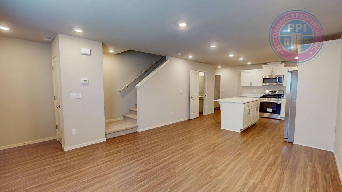 Townhouse for rent at 862 Sifuentez Court, Woodburn, OR 97071