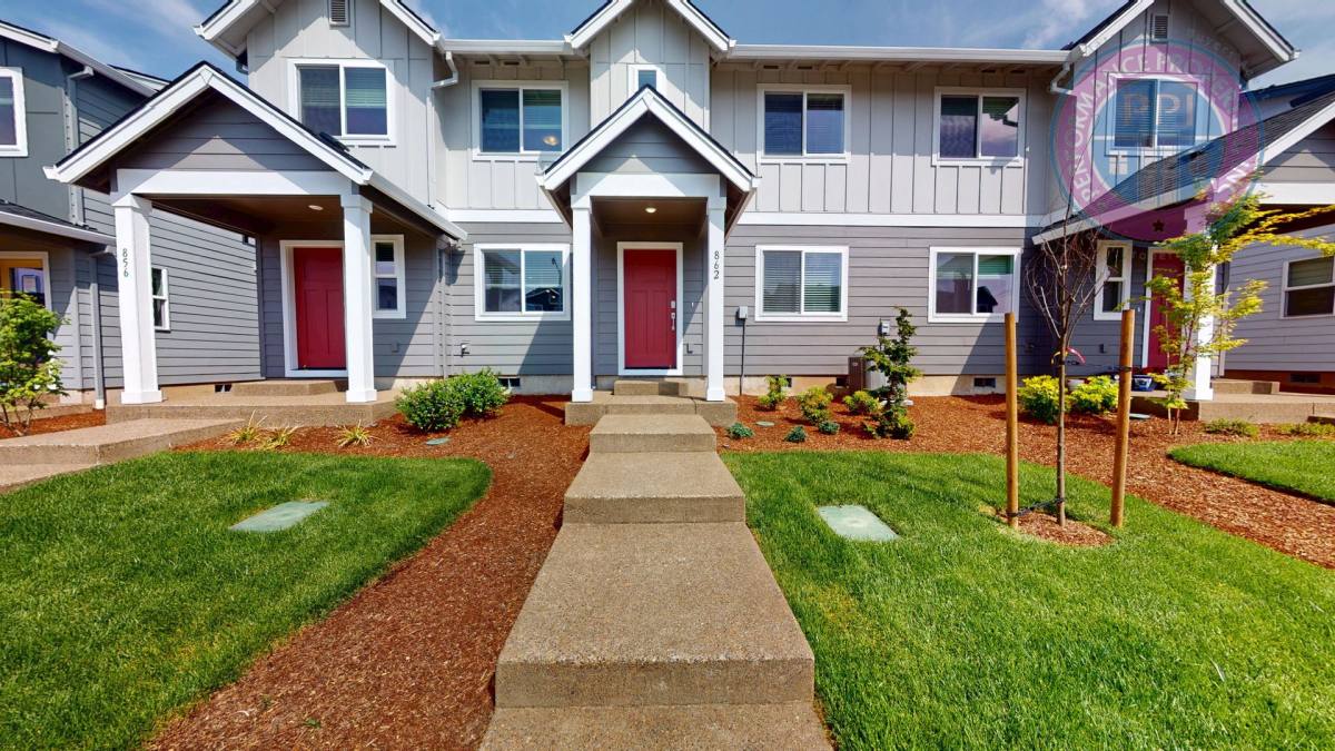 Townhouse for rent at 862 Sifuentez Court, Woodburn, OR 97071