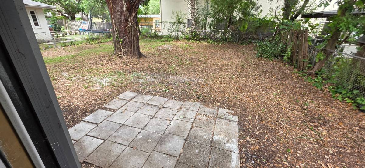 House for rent at 2425 Dixie Ave, Sarasota, FL 34234