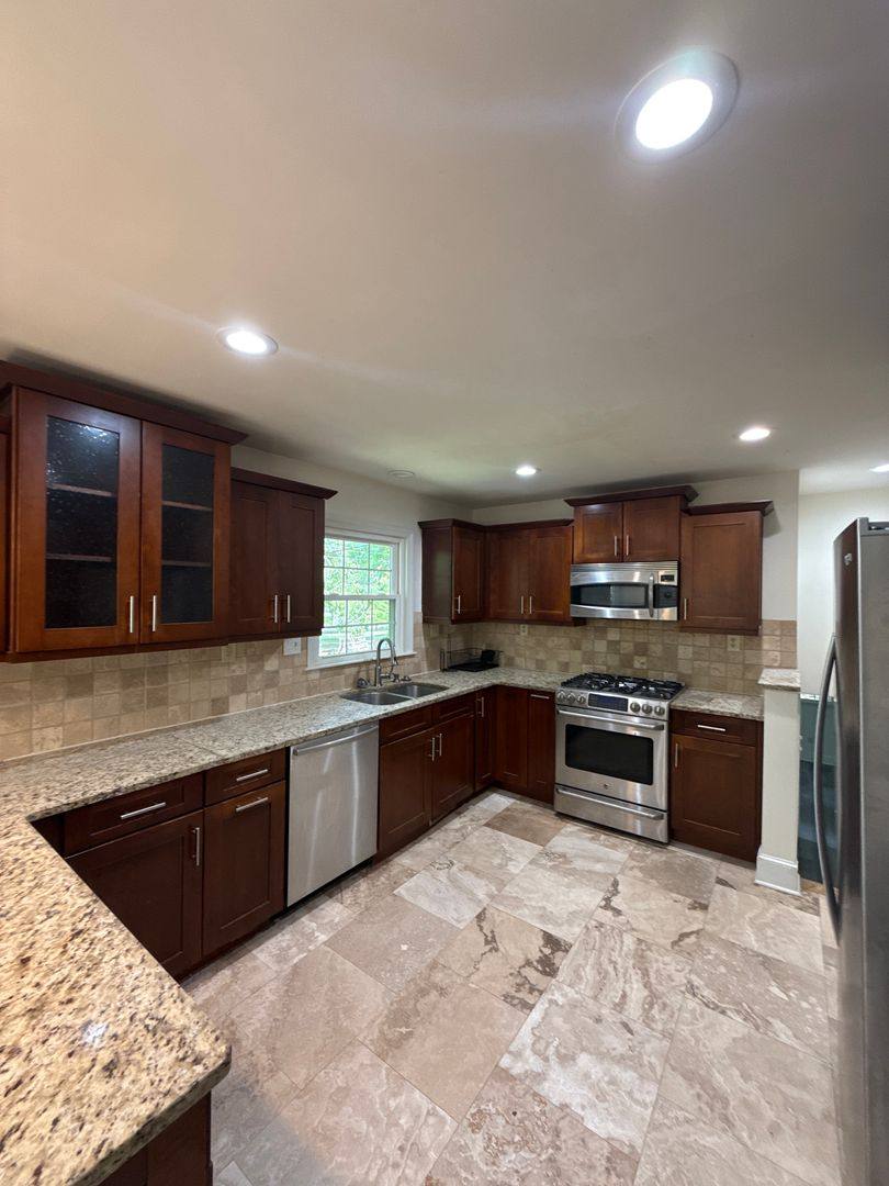 House for rent at 3927 Sharon View Rd, Charlotte, NC 28226
