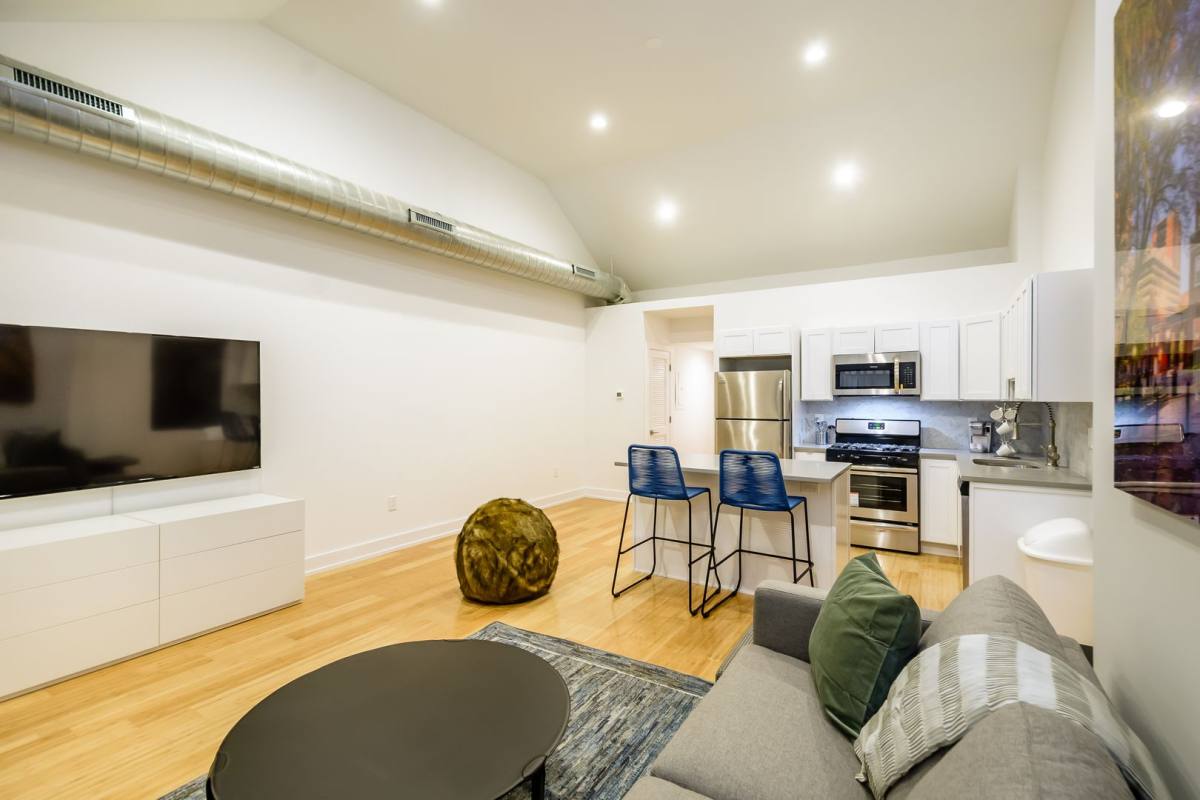 Apartment for rent at 33 S 11th St, Philadelphia, PA 19107
