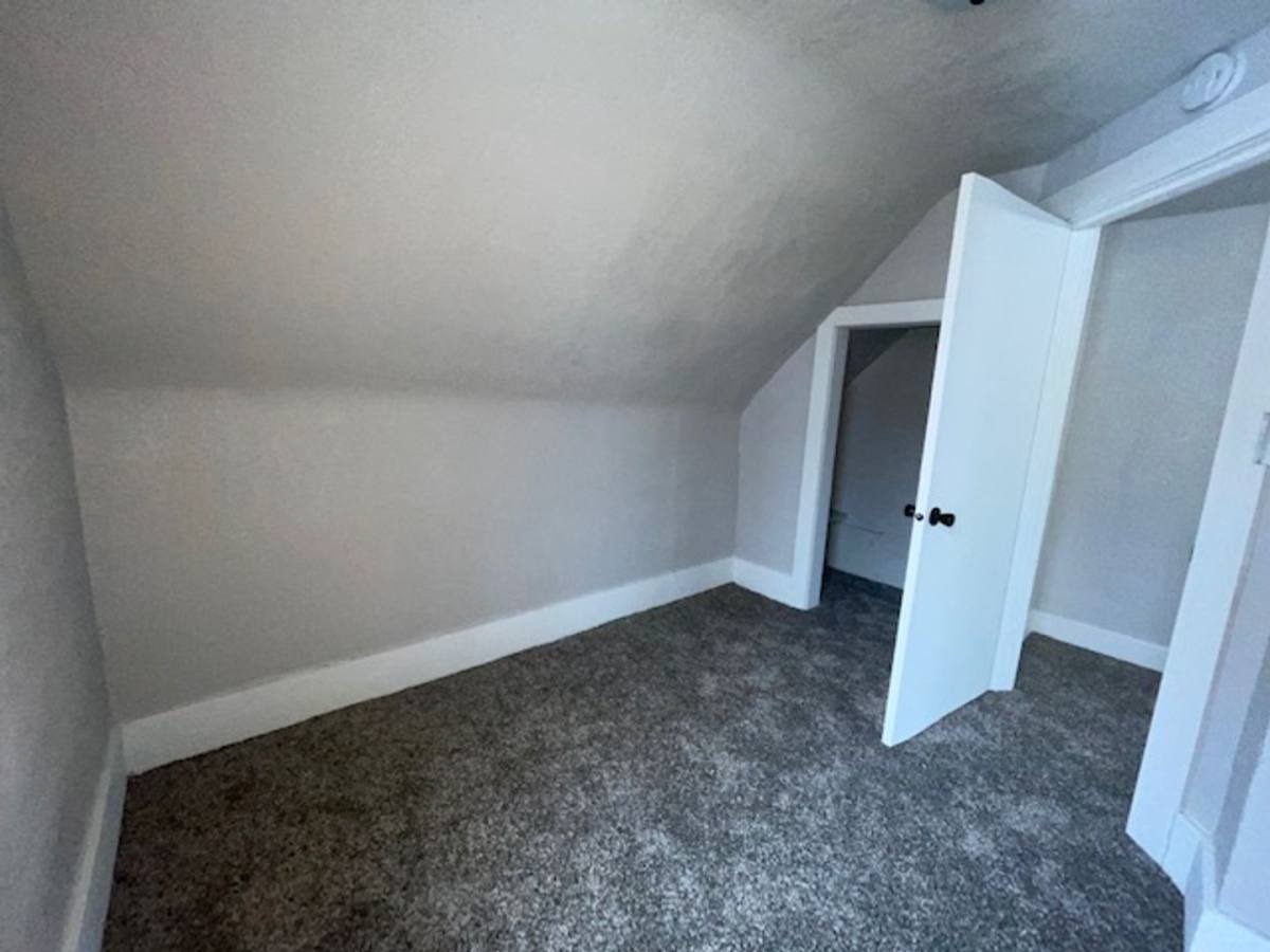 House for rent at 928 N Spring Ave, Sioux Falls, SD 57104