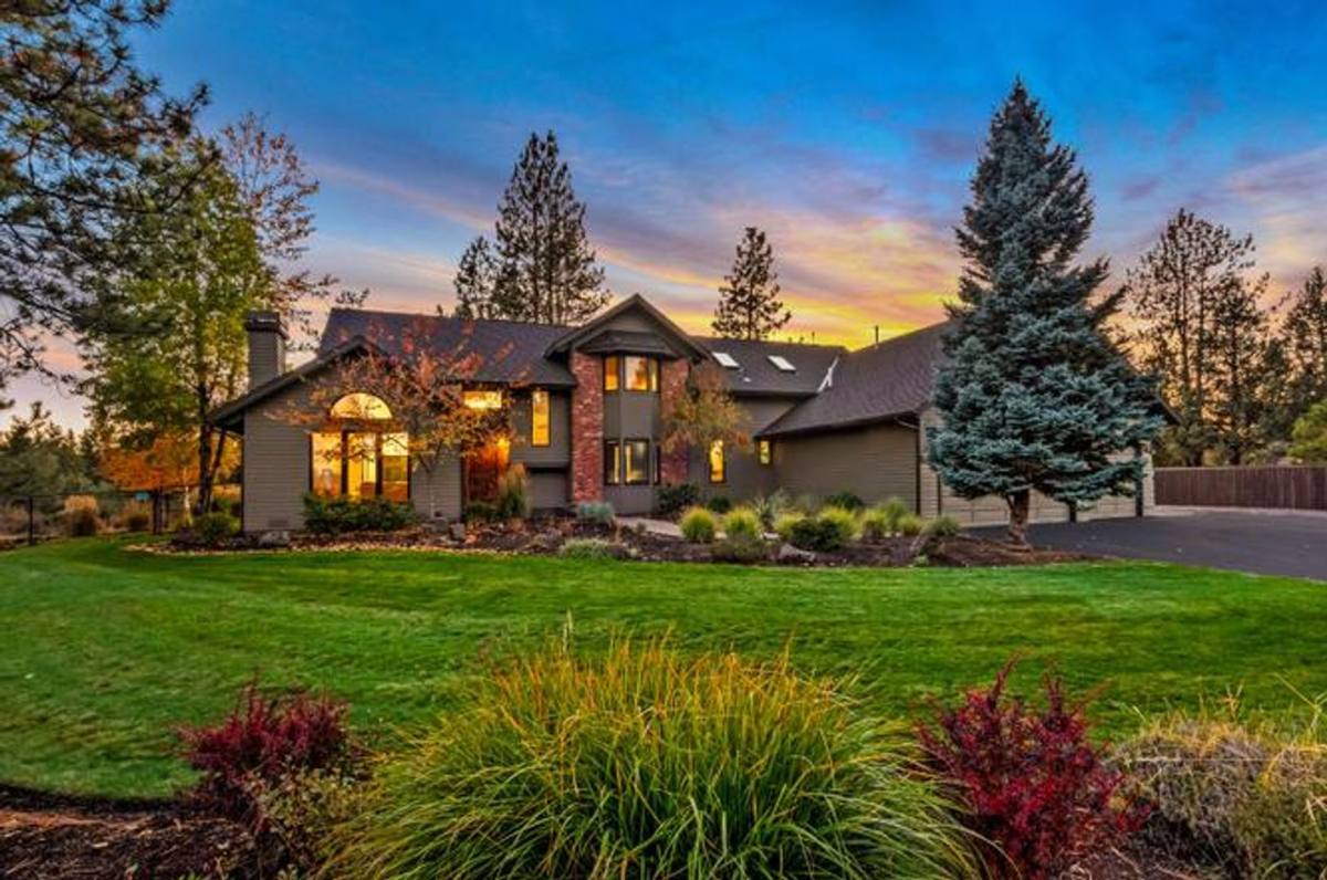 House for rent at 20397 Pine Vista Dr, Bend, OR 97702