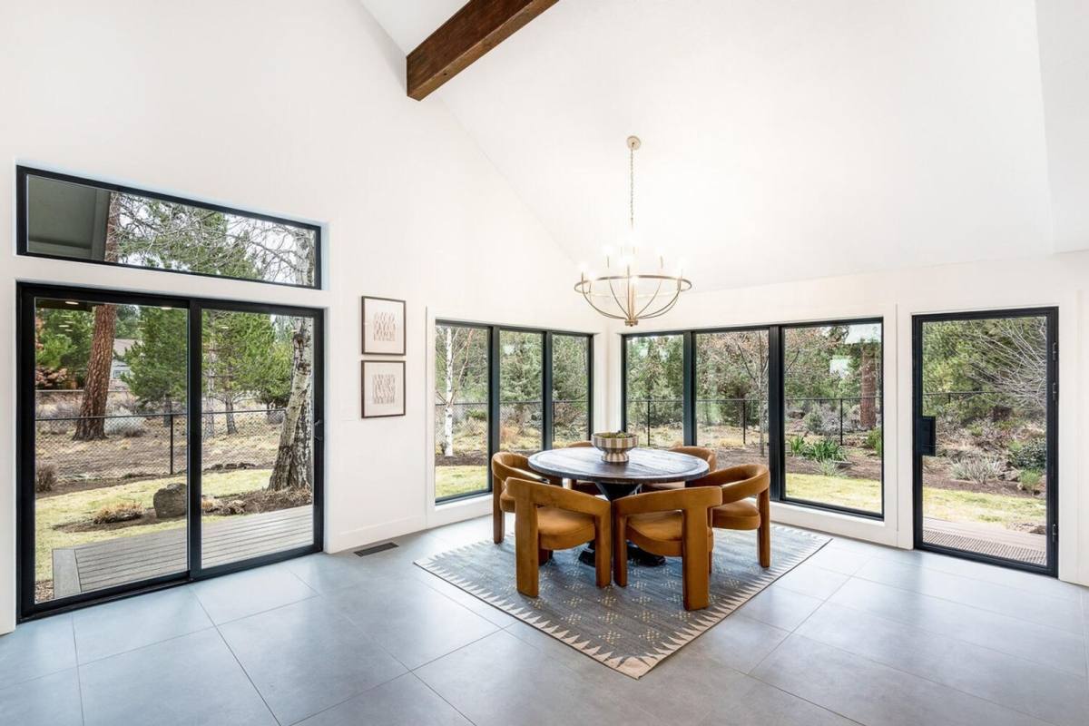 House for rent at 20397 Pine Vista Dr, Bend, OR 97702