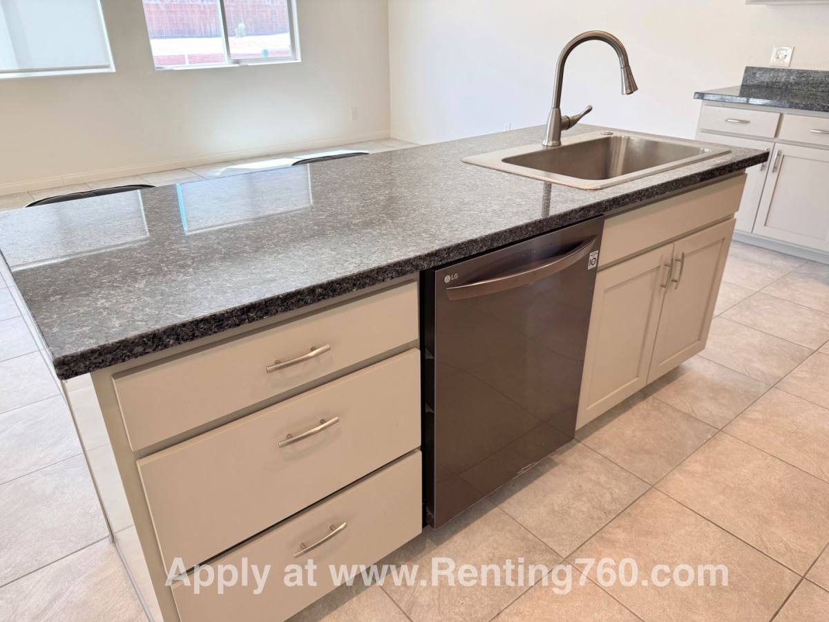 House for rent at 56923 Ivanhoe Dr, Yucca Valley, CA 92284
