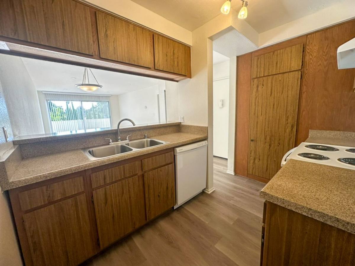 Apartment for rent at 4513 Woodman Ave, Sherman Oaks, CA 91423