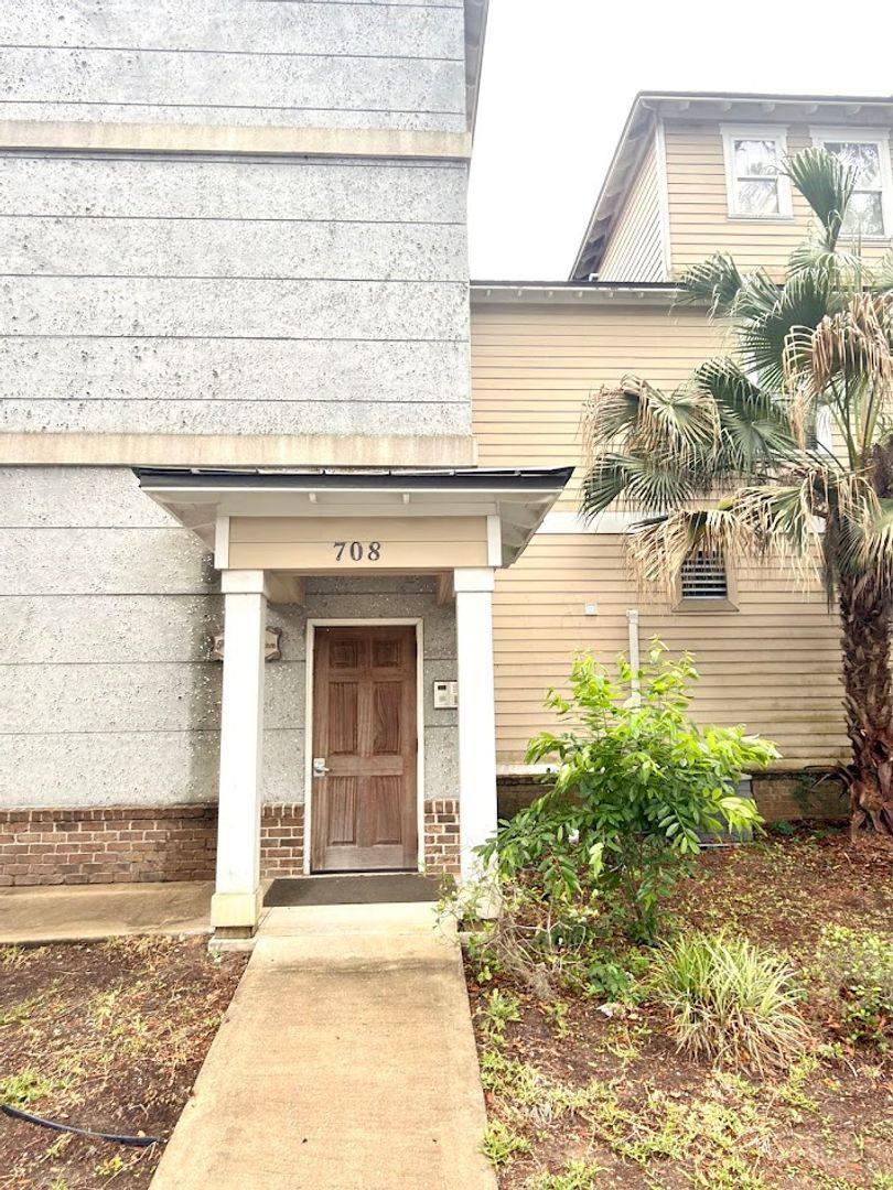 Apartment for rent at 708 Osborne St, Saint Marys, GA 31558