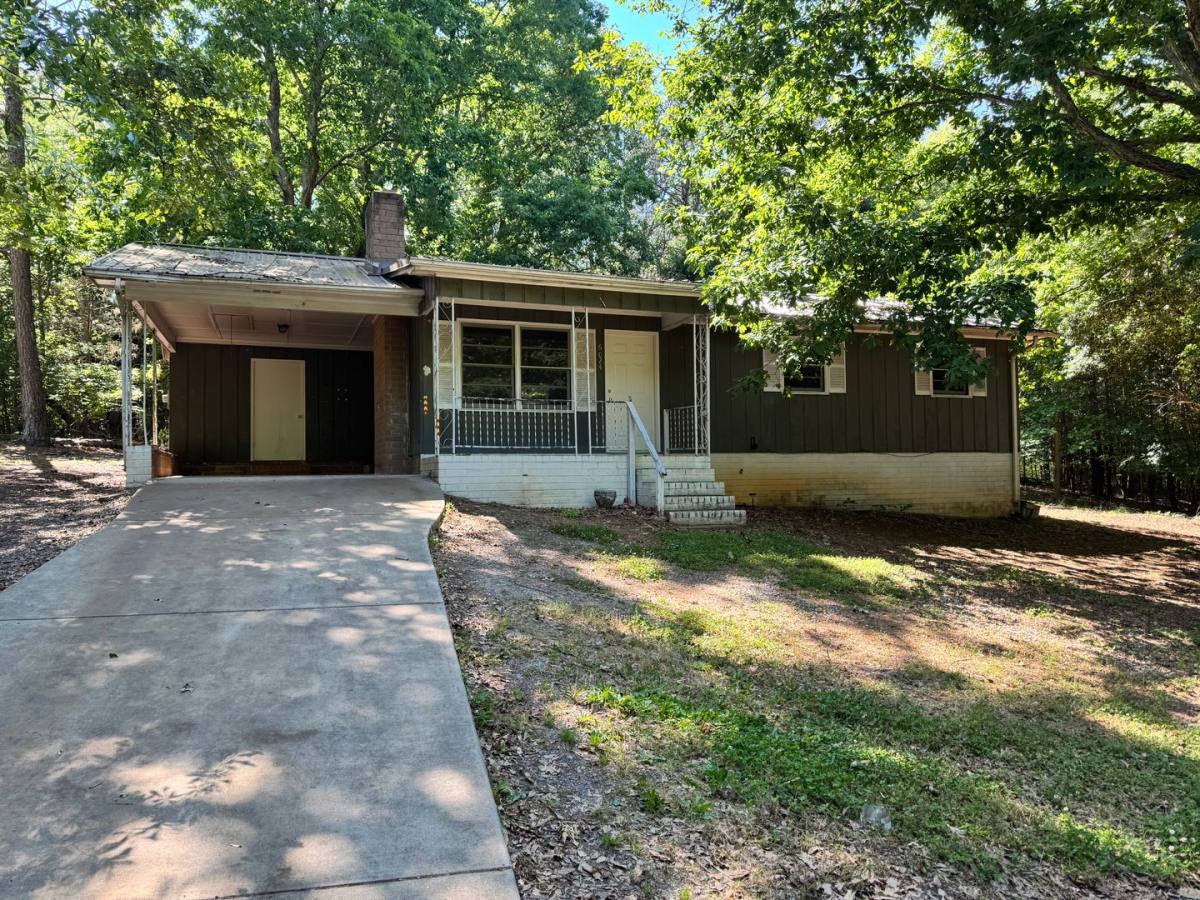House for rent at 6024 Deep Green Dr, Shelby, NC 28152