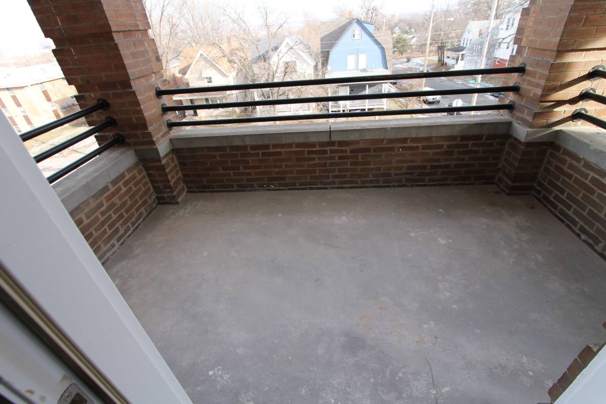 Apartment for rent at 1148 Park Ave, Omaha, NE 68105