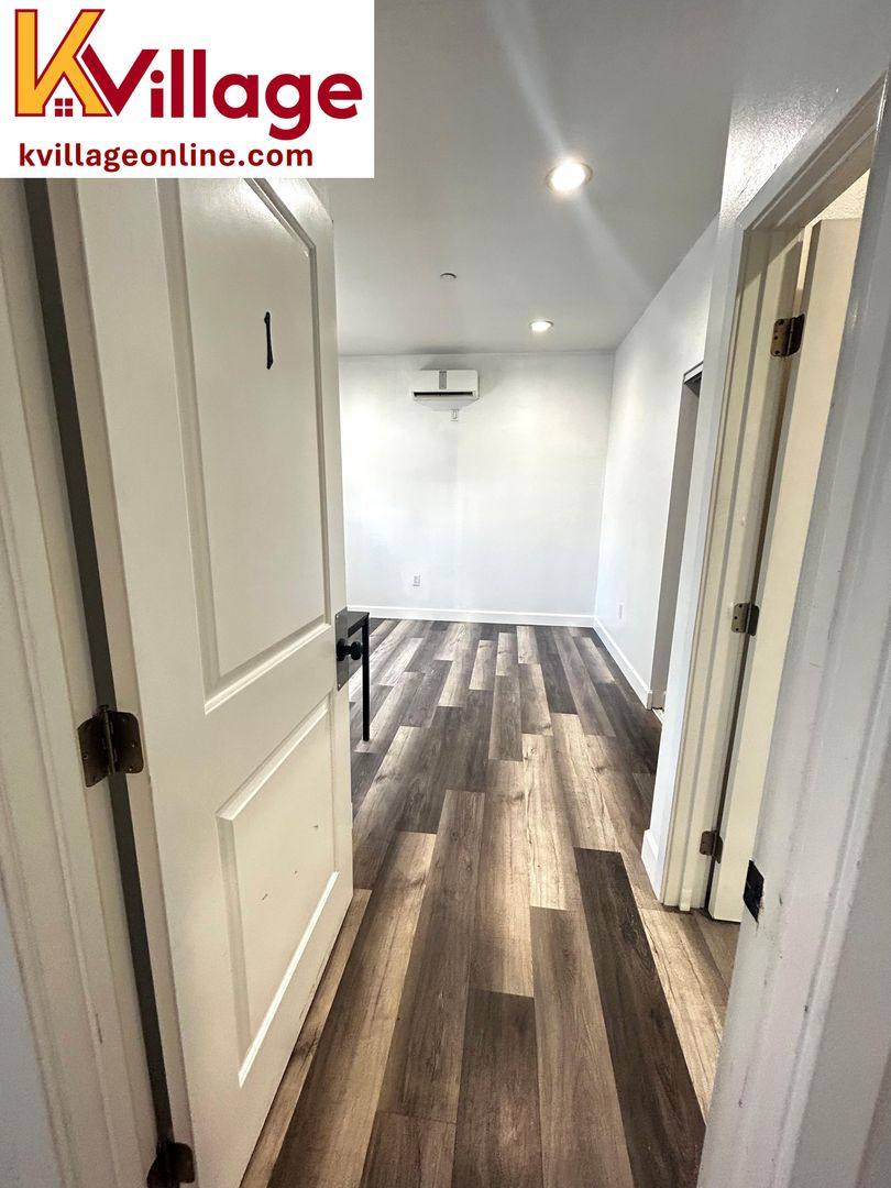 Apartment for rent at 1565 W 36th St, Los Angeles, CA 90018