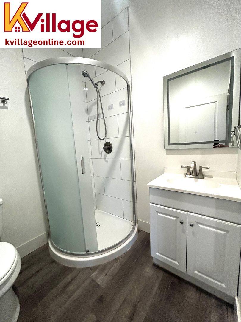 Apartment for rent at 1565 W 36th St, Los Angeles, CA 90018