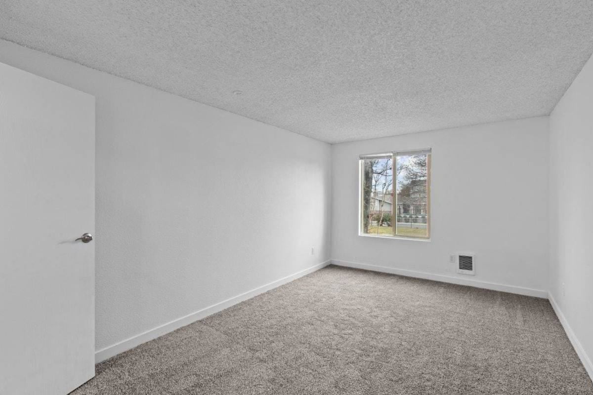 Apartment for rent at 465 N Arthur St, Kennewick, WA 99336