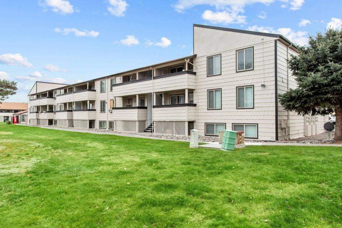 Apartment for rent at 465 N Arthur St, Kennewick, WA 99336