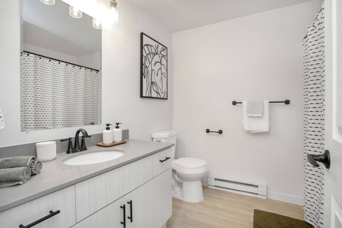 Apartment for rent at 465 N Arthur St, Kennewick, WA 99336