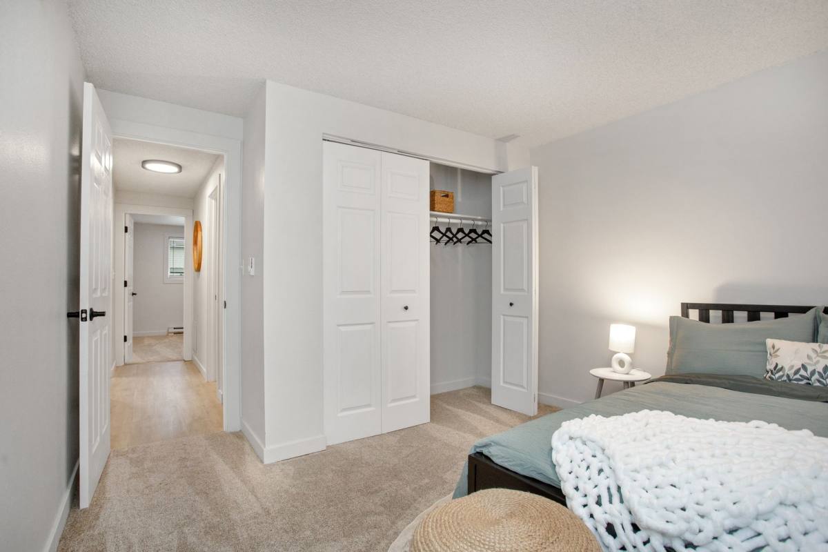 Apartment for rent at 465 N Arthur St, Kennewick, WA 99336