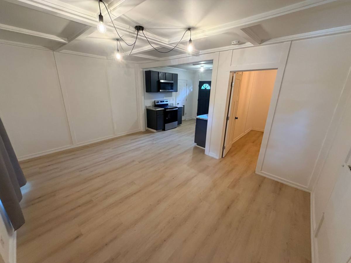 Apartment for rent at 585 Highland Ave NE, Salem, OR 97301