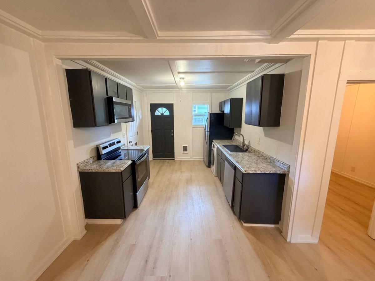 Apartment for rent at 585 Highland Ave NE, Salem, OR 97301