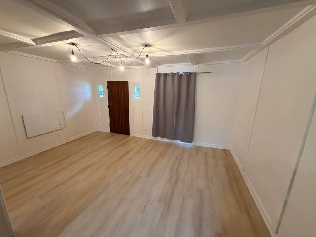 Apartment for rent at 585 Highland Ave NE, Salem, OR 97301