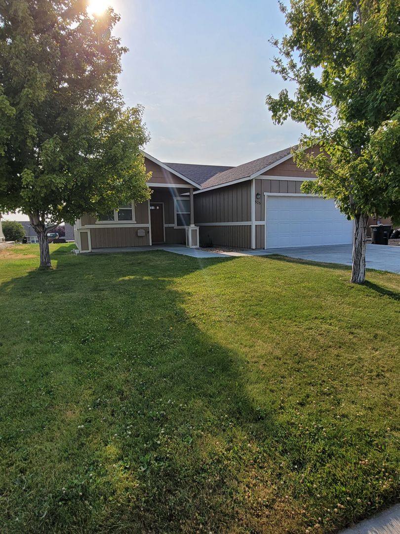 House for rent at 525 Florida St, Moses Lake, WA 98837
