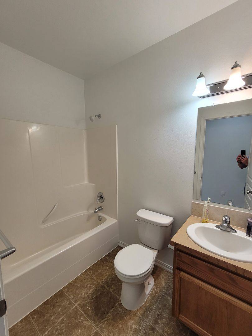 House for rent at 525 Florida St, Moses Lake, WA 98837