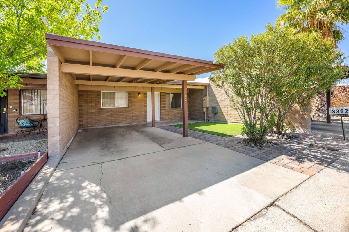 Townhouse for rent at 3362 E Fort Lowell, Tucson, AZ 85716