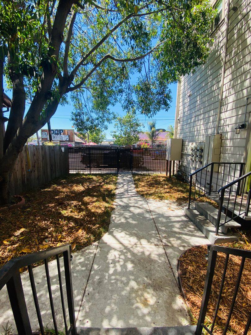 Apartment for rent at 3210 San Leandro St, Oakland, CA 94601