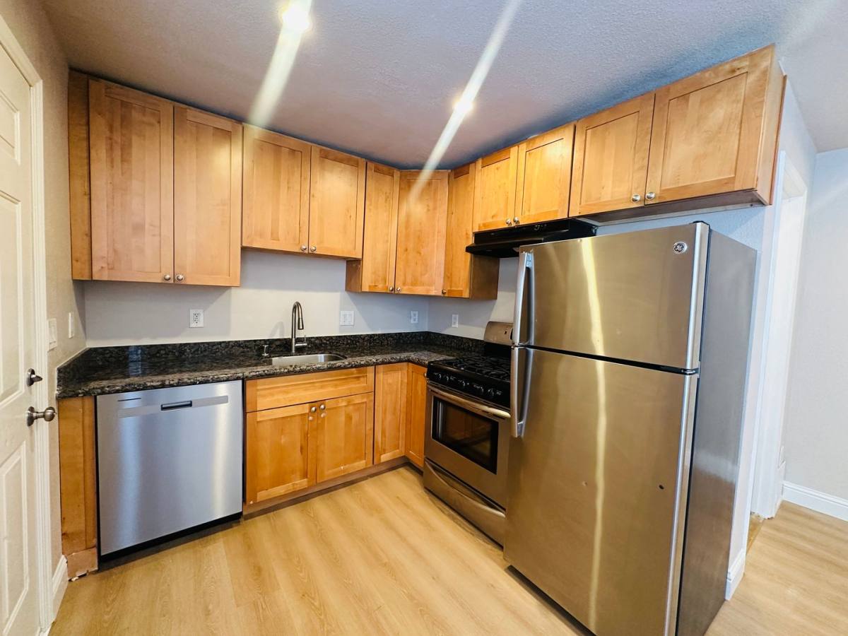 Apartment for rent at 3210 San Leandro St, Oakland, CA 94601