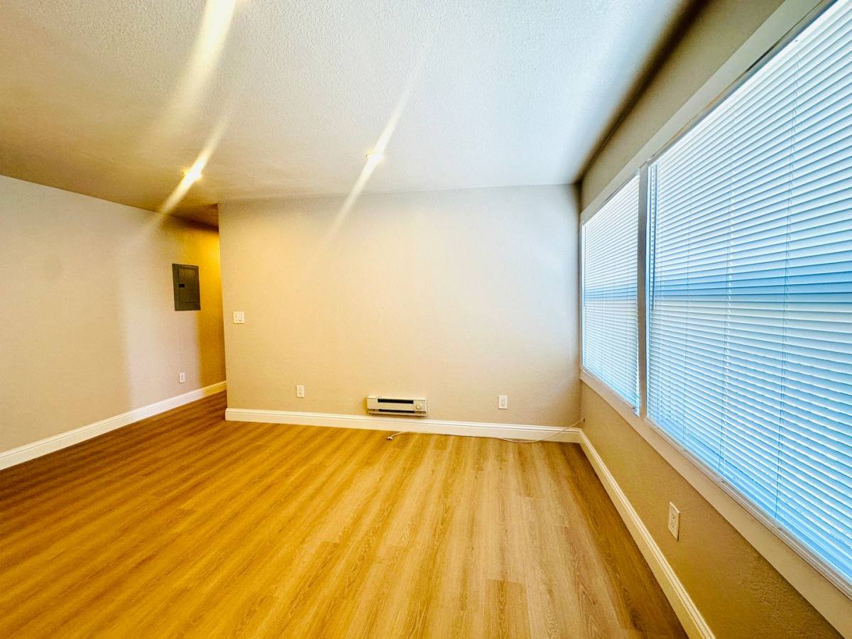 Apartment for rent at 3210 San Leandro St, Oakland, CA 94601