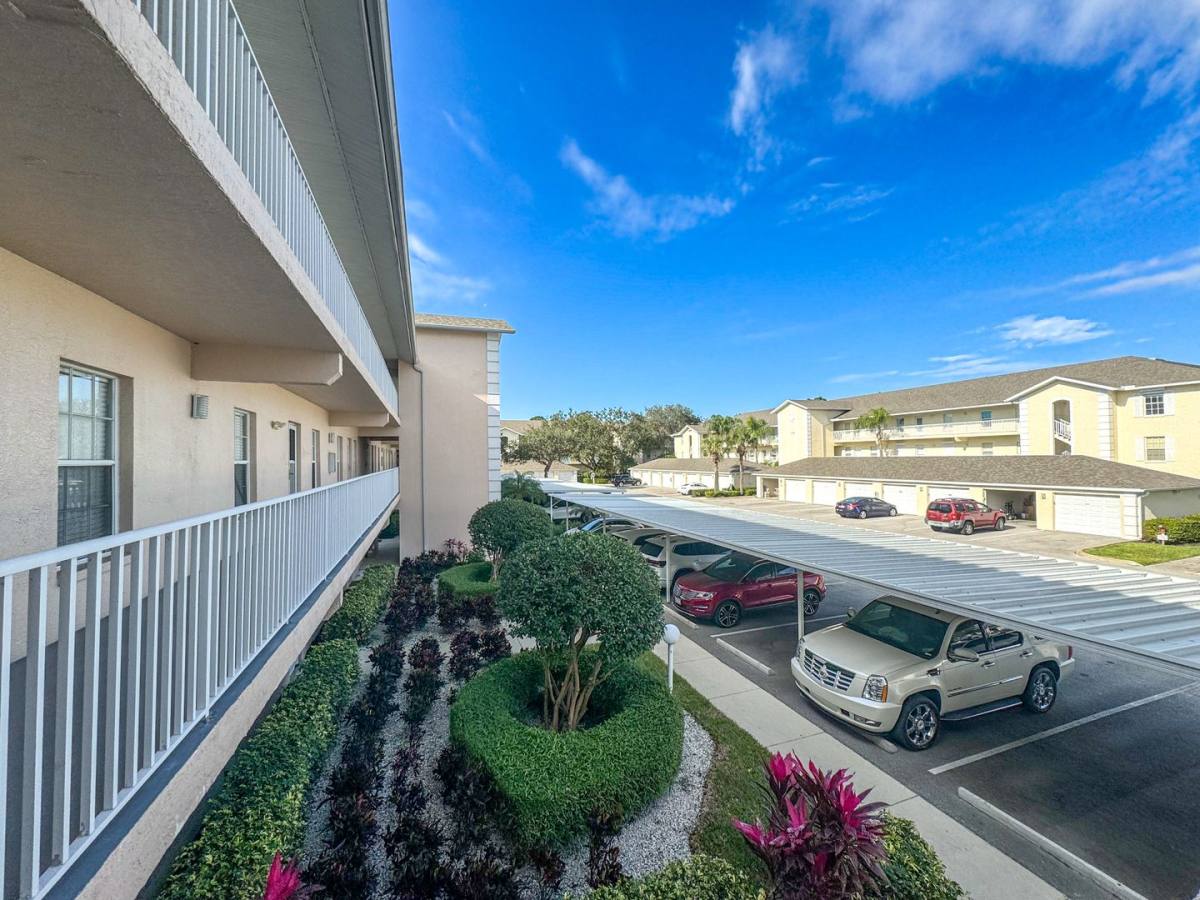 Condo for rent at 3250 Cypress Glen Way, Naples, FL 34109